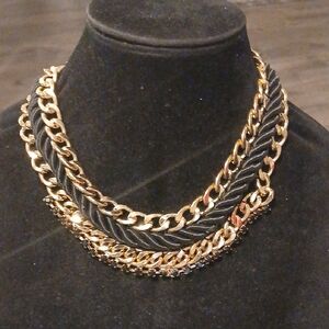 Elegant Gold and Black Chain Necklace